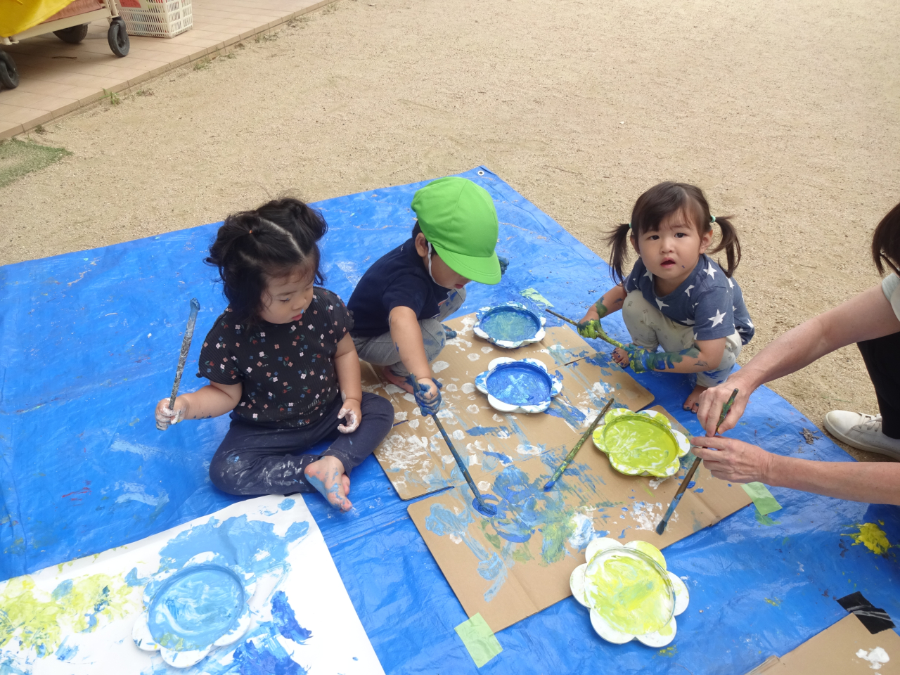 絵の具遊びおもしろいなー♫♪！